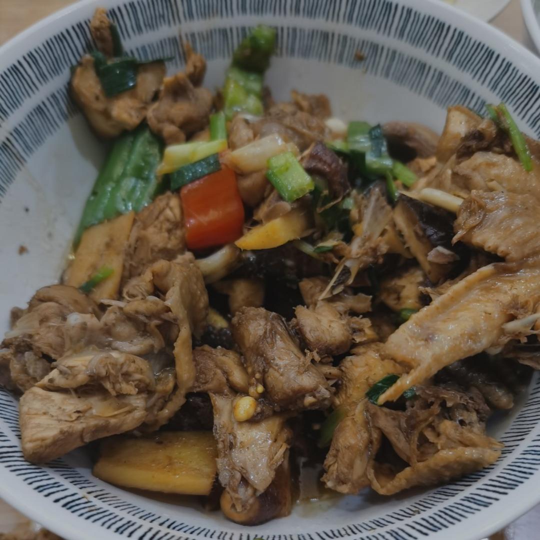 厨师长教你：“姜葱炒鸡”的家常做法，色香味俱全，赶紧收藏吧