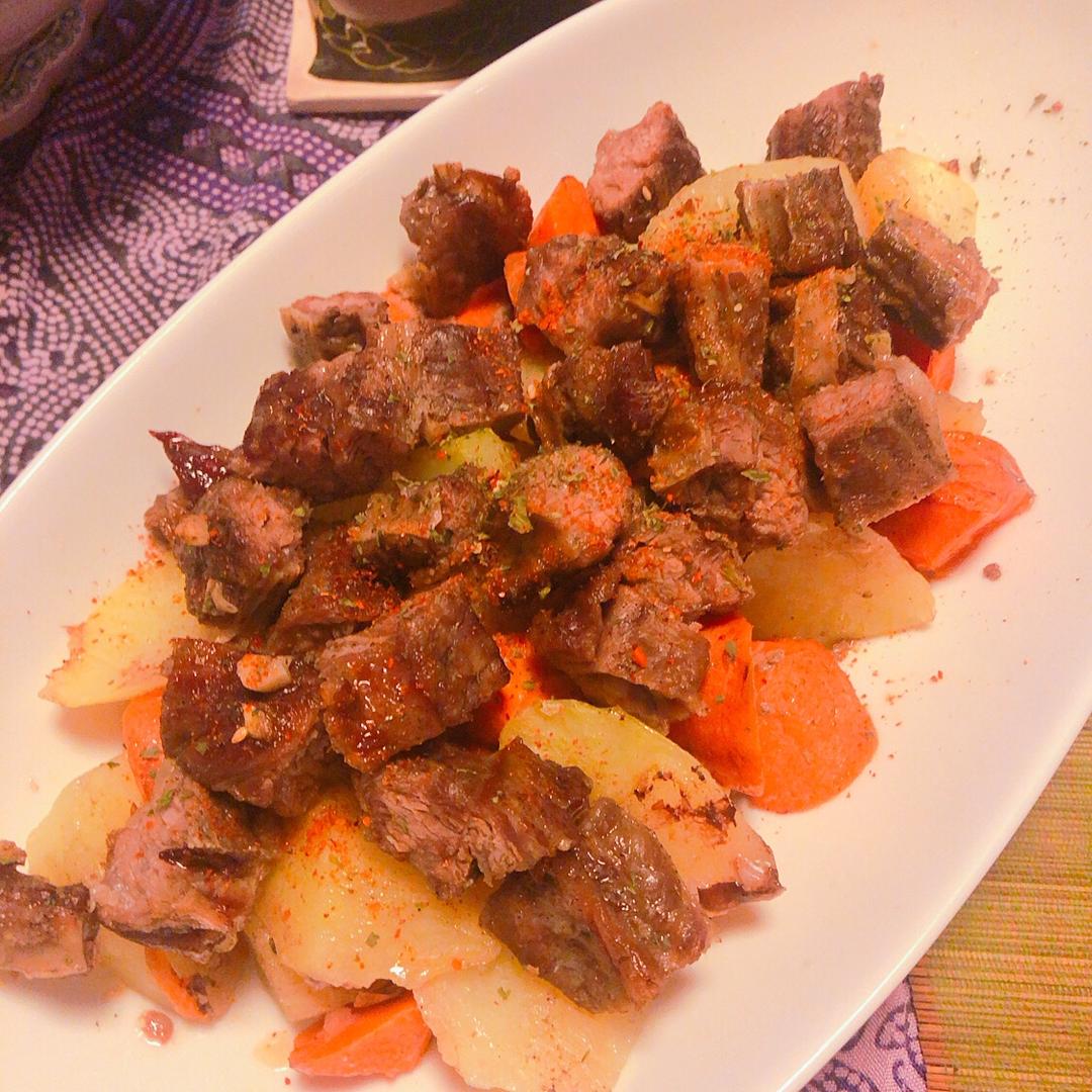 简单易做蒜香烤牛肋条,简单易做相关分类烤箱蒜香随便看看该菜谱创建