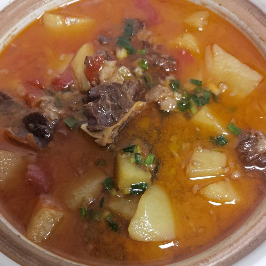 番茄土豆炖牛腩