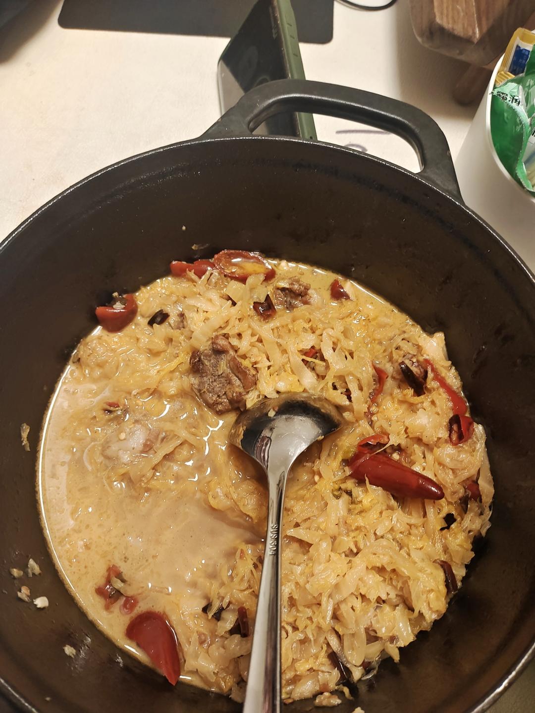 东北酸菜炖排骨