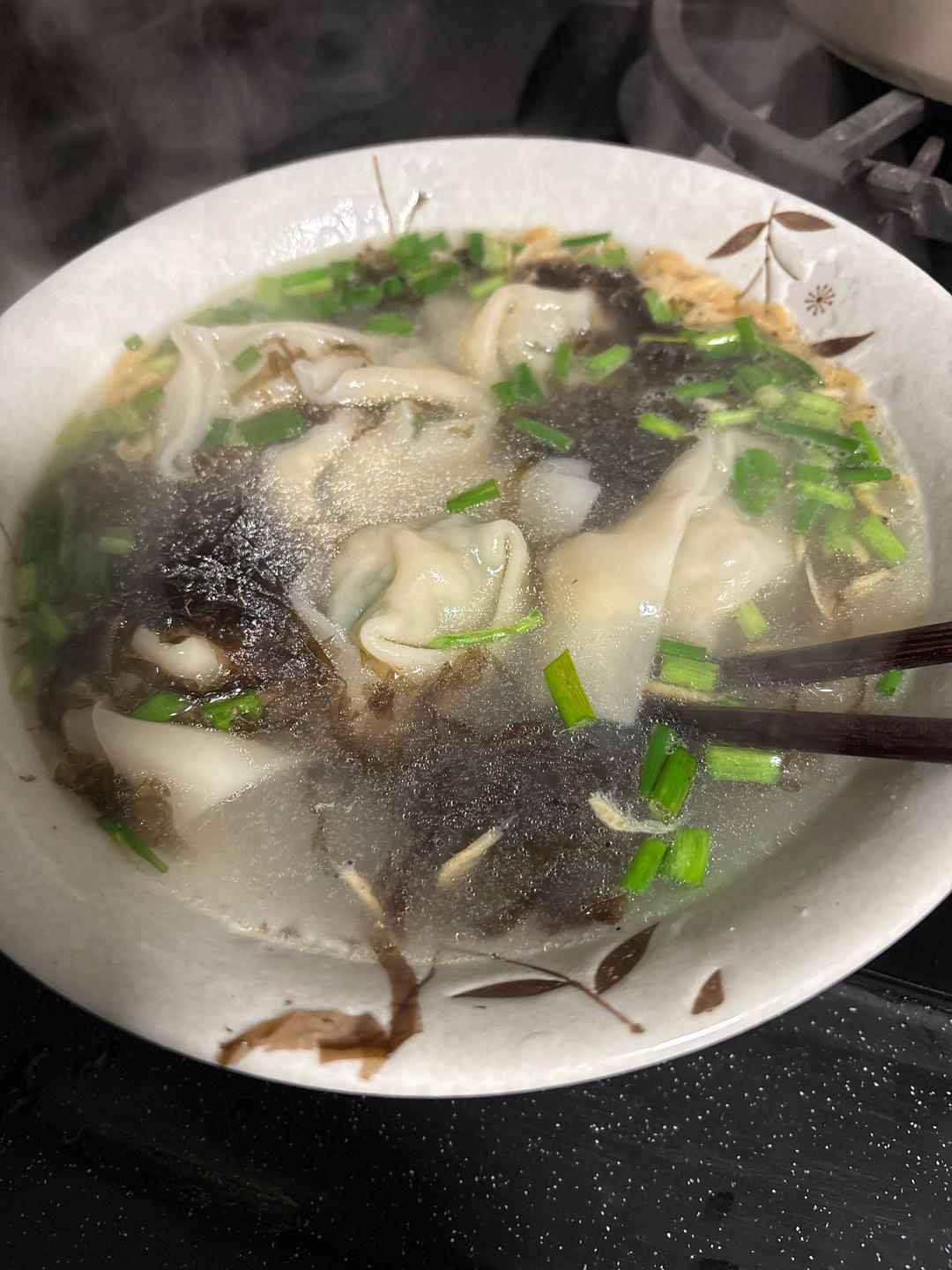 煮速冻馄饨(汤)