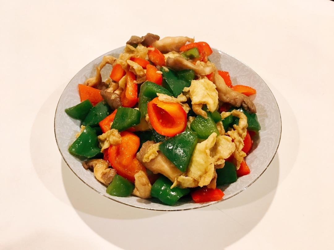 平菇青椒炒鸡蛋 好吃又营养的超快手家常菜