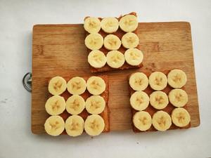 香蕉花生酱土司——百变土司的做法 步骤4