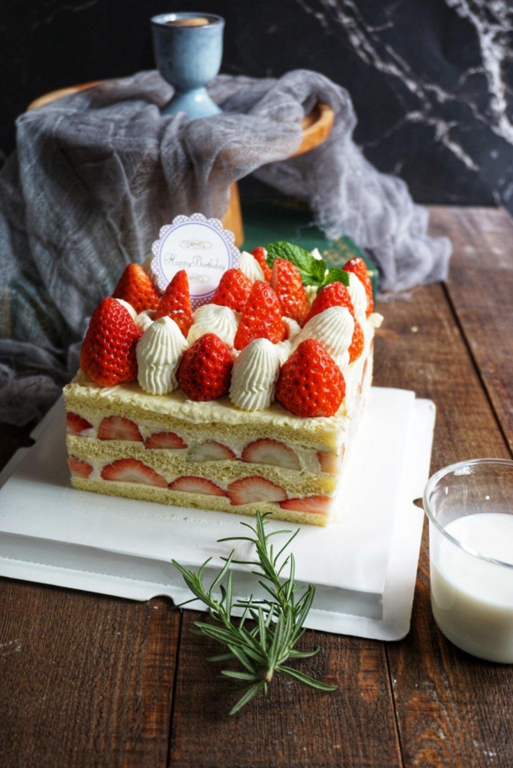 溏心私房做的3款方形蛋糕