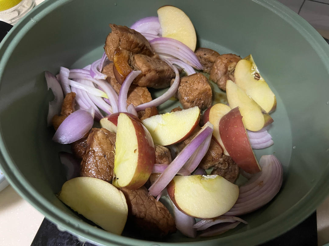 超好吃的苹果🍎焖猪扒！