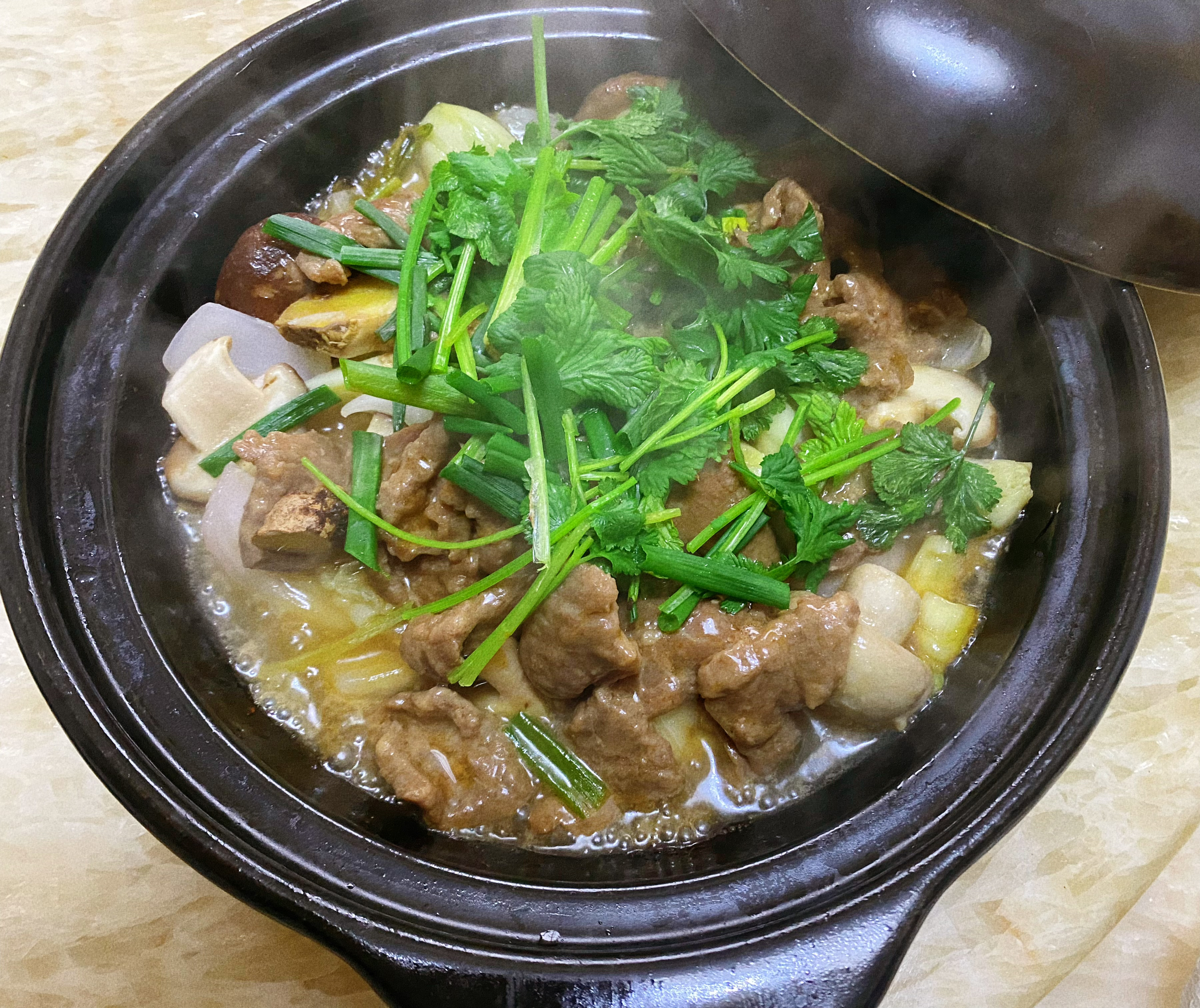 砂锅焗牛肉的做法