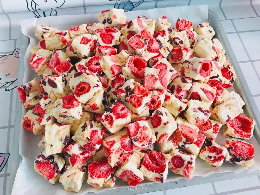 抹茶草莓雪花酥