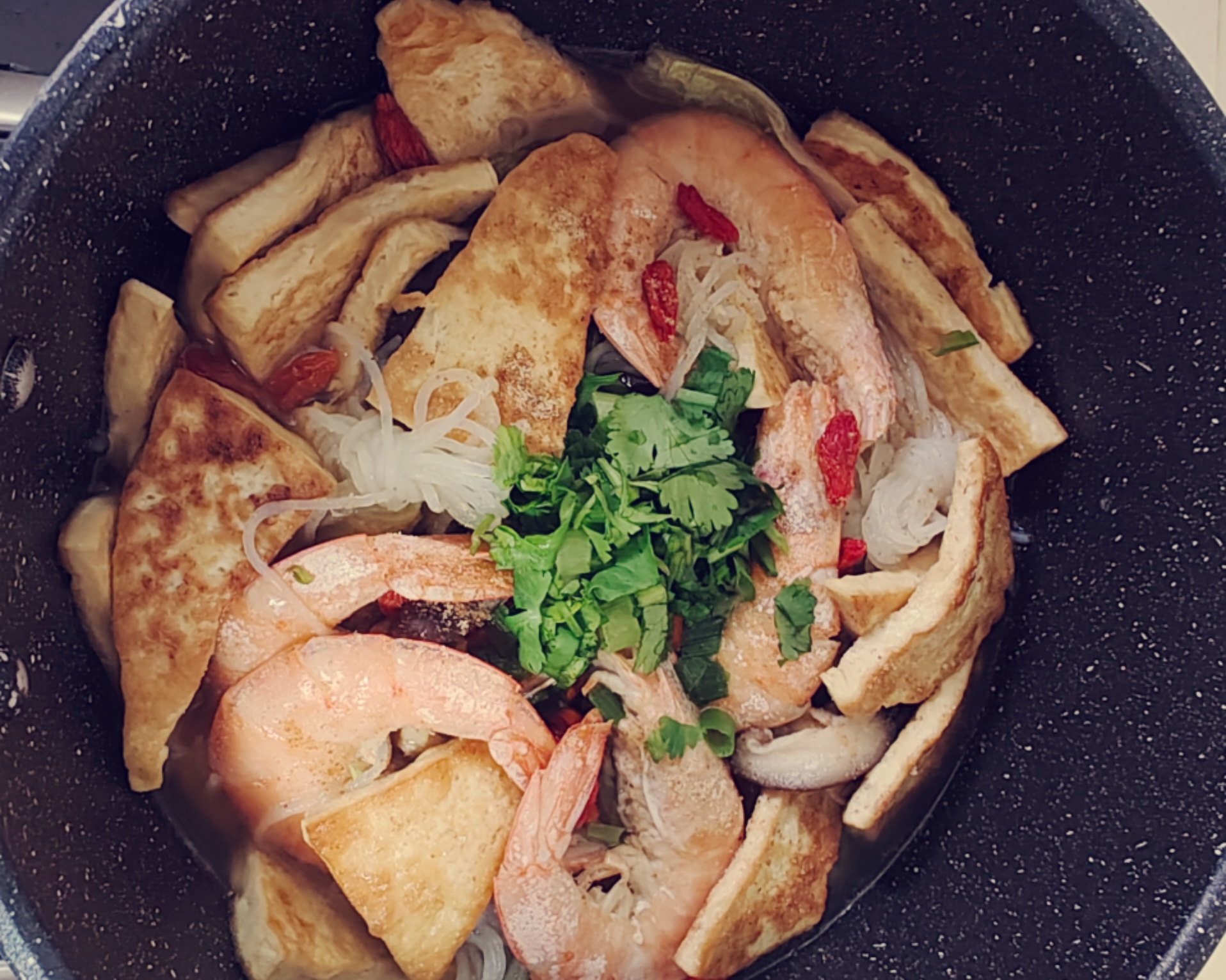 深秋暖暖鲜虾白菜豆腐锅（挑战100道减脂菜之9）的做法