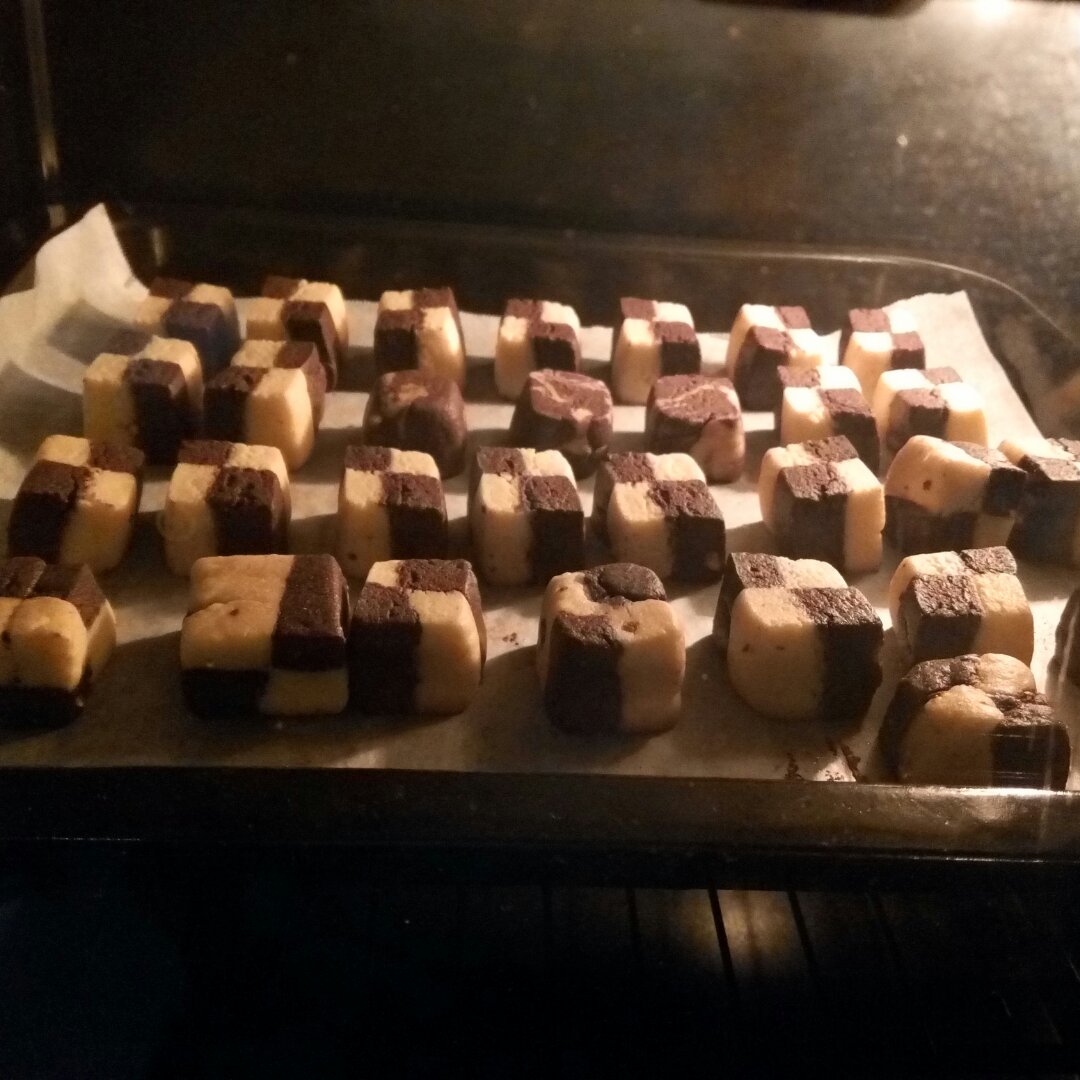 双色小棋格饼干