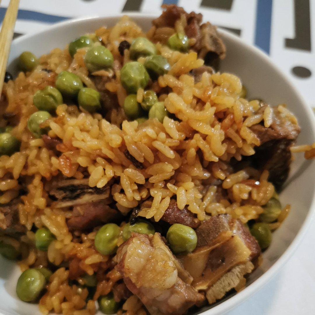 【排骨焖饭】