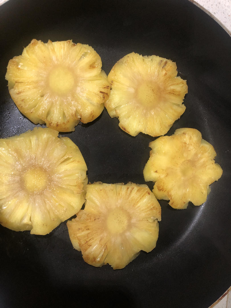 煎凤梨🍍