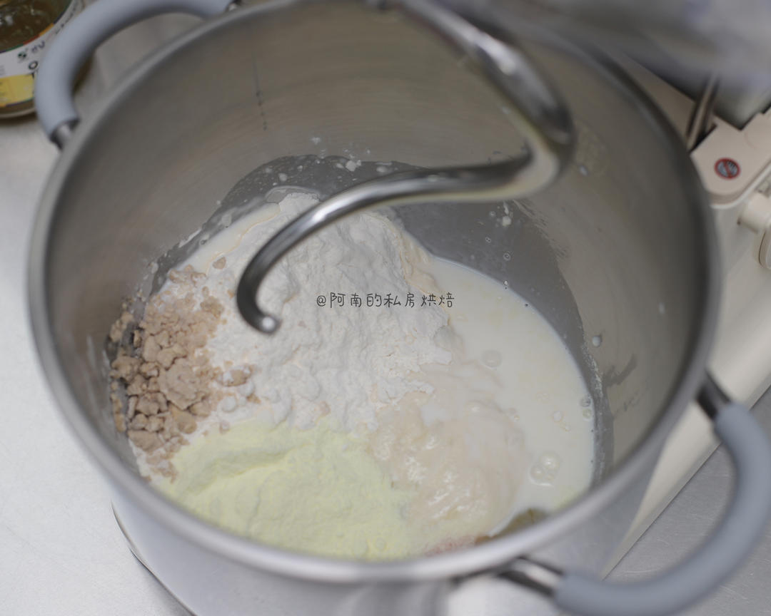 纯奶手撕吐司的做法 步骤1