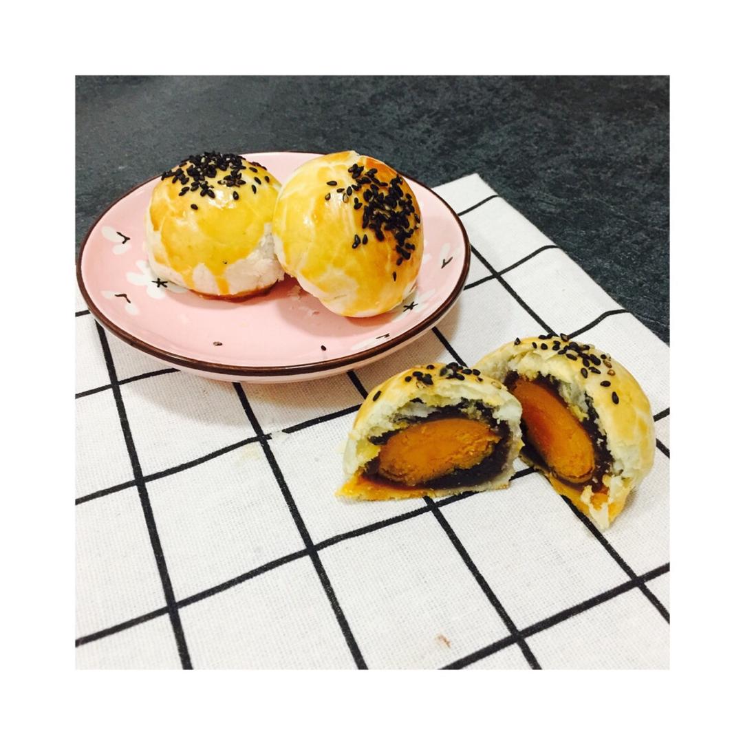 超简单不用揉出膜的～蛋黄酥（皮很酥）