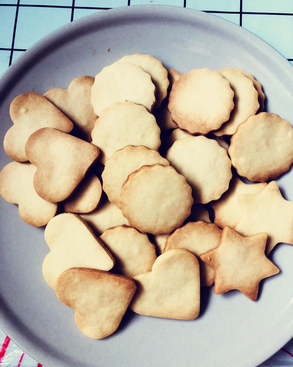 极简风炼奶小饼干