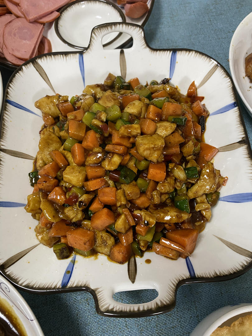 家庭版宫爆鸡丁，简单好吃特别下饭