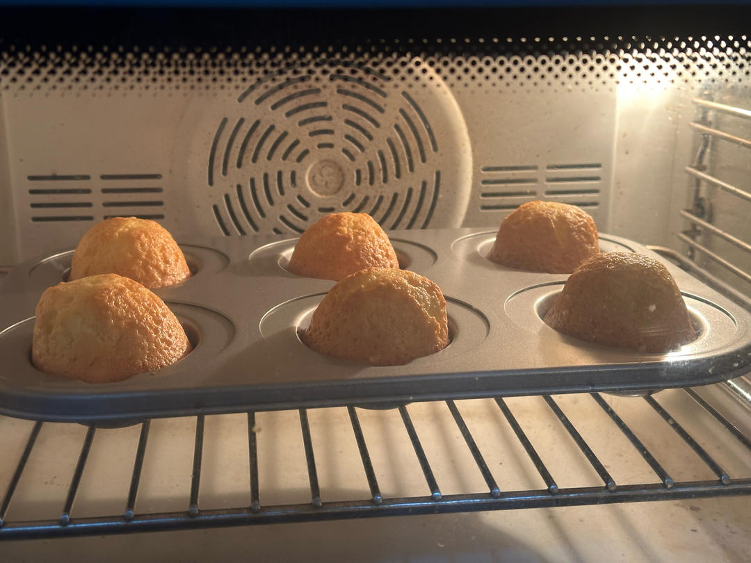 柠檬白巧克力玛德琳