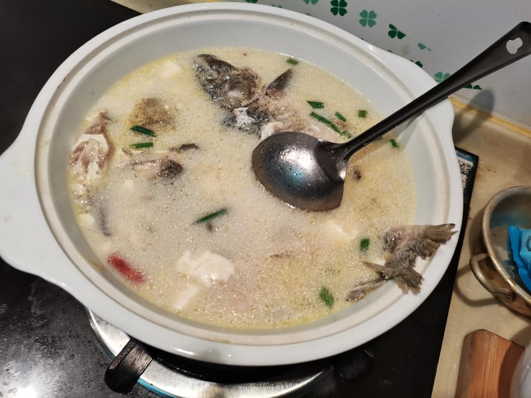 鲫鱼豆腐汤