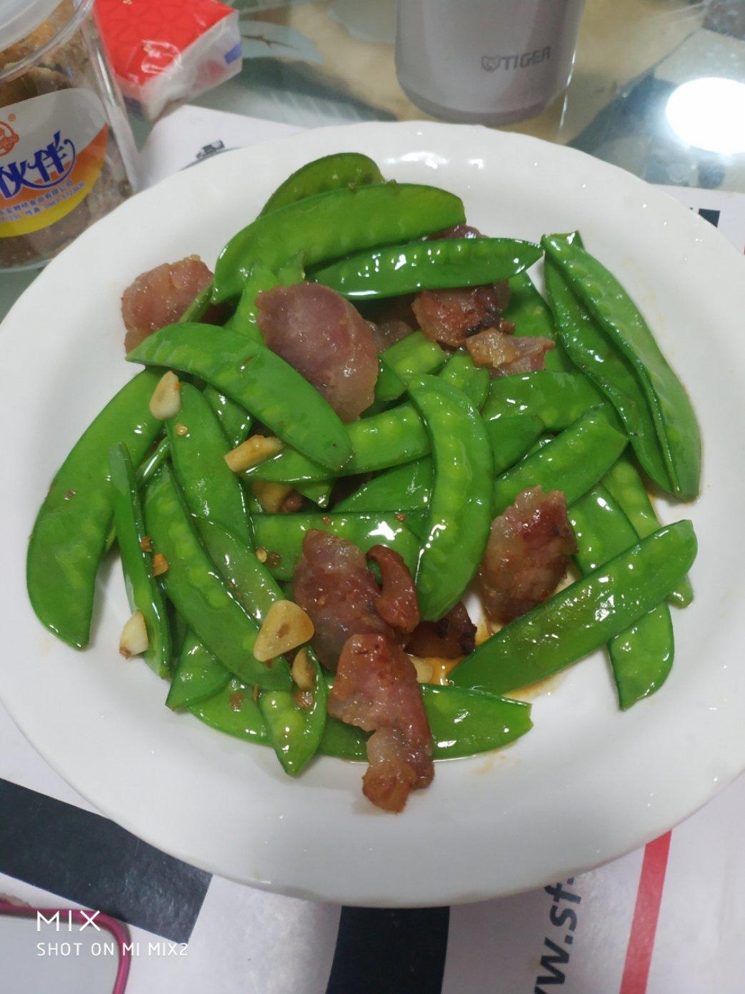 腊肠炒荷兰豆