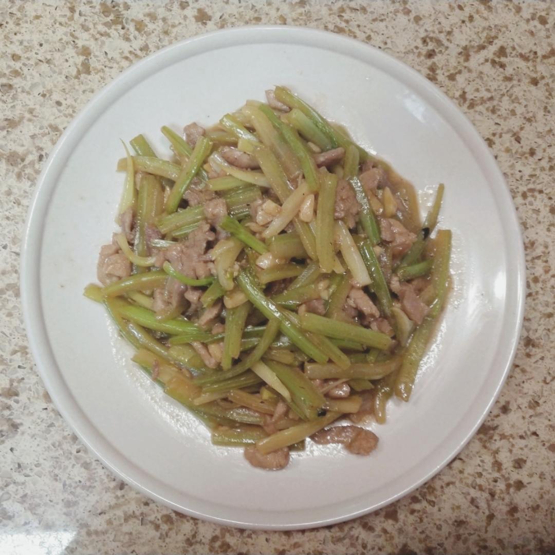 西芹肉丝（西芹好吃的秘诀）