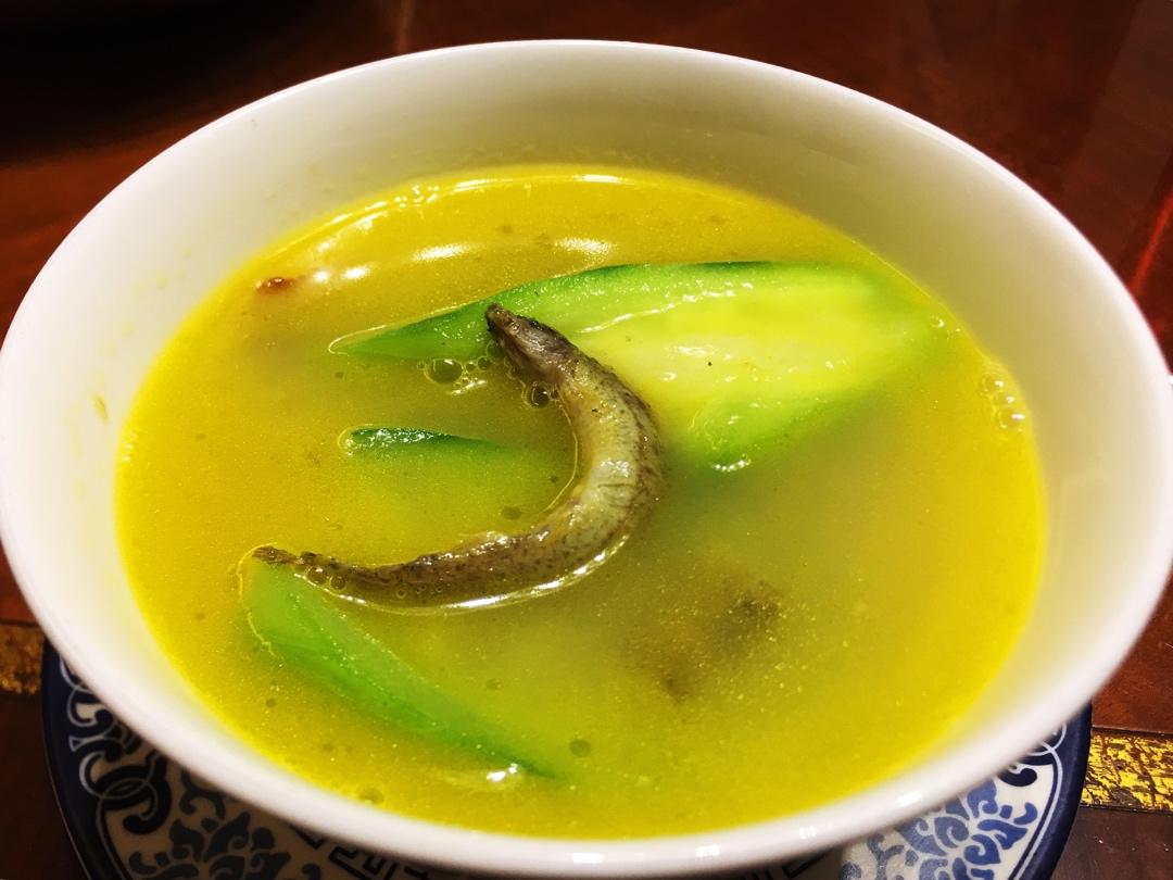 泥鳅丝瓜汤
