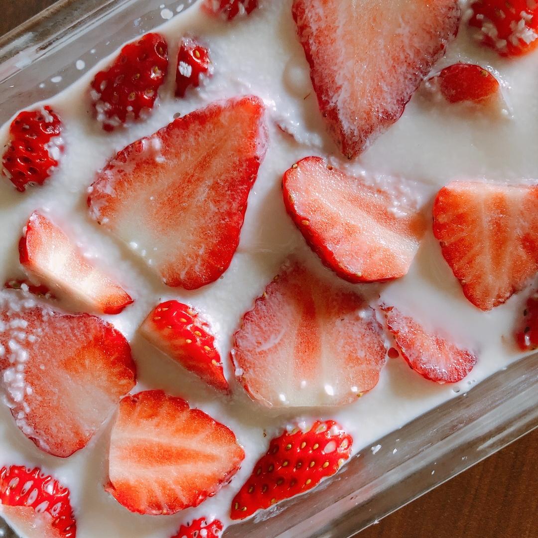 草莓🍓奶冻