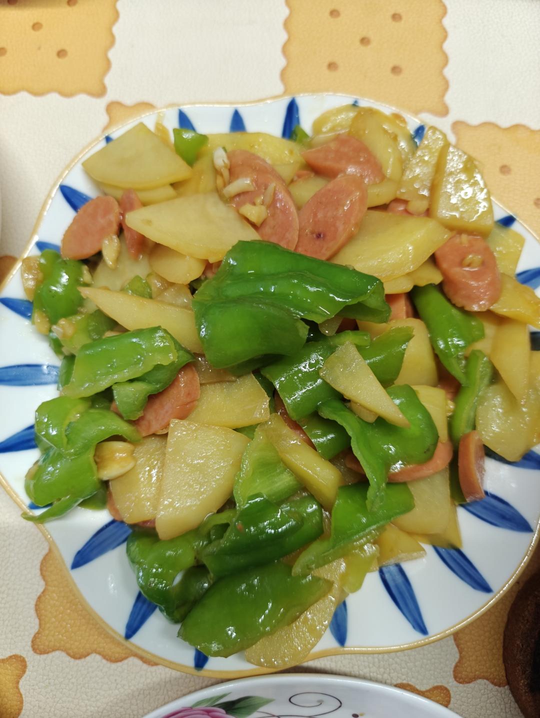 土豆片炒火腿肠
