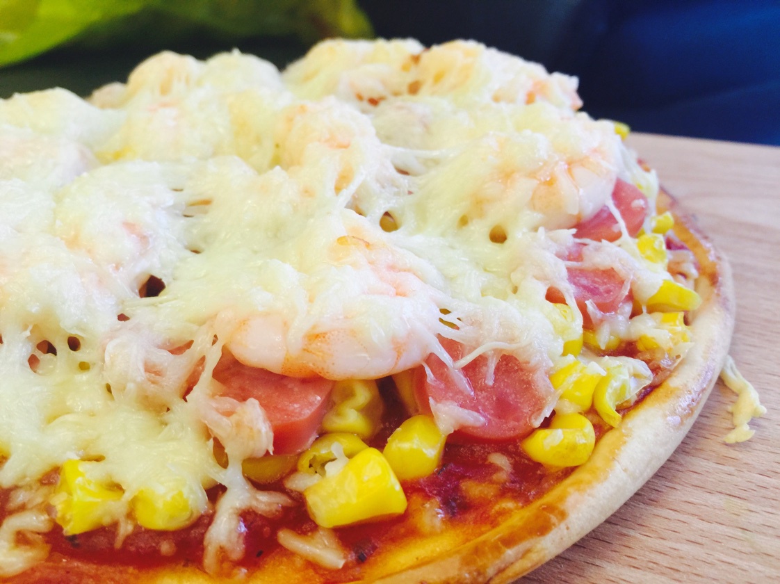 简单生活和生活简单做的虾仁培根披萨