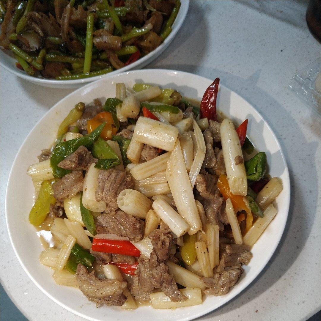 酸辣藕带炒牛肉