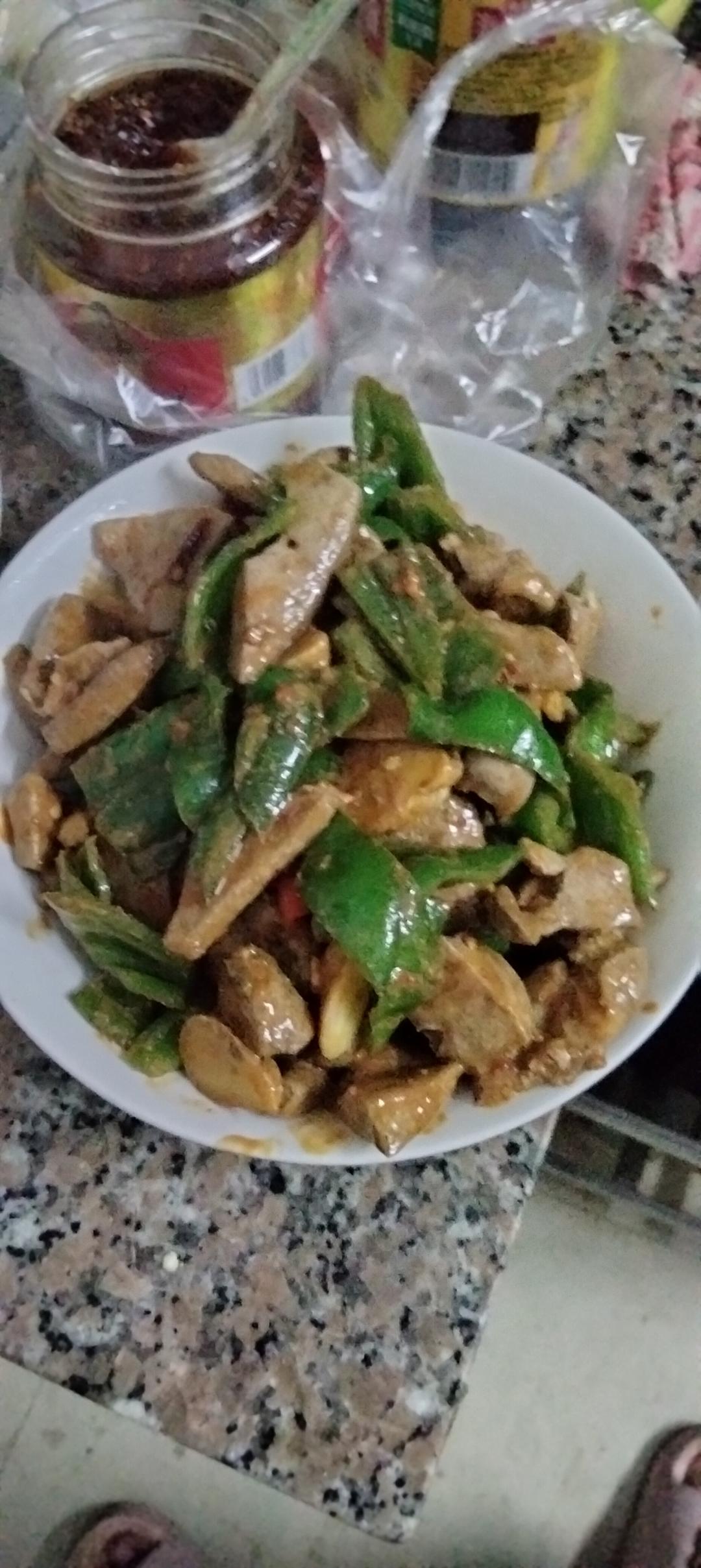 今日菜谱：爆炒猪肝
