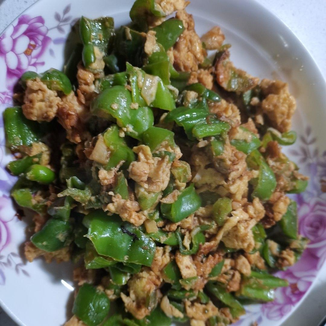 不一样的辣椒炒鸡蛋～下饭神器!