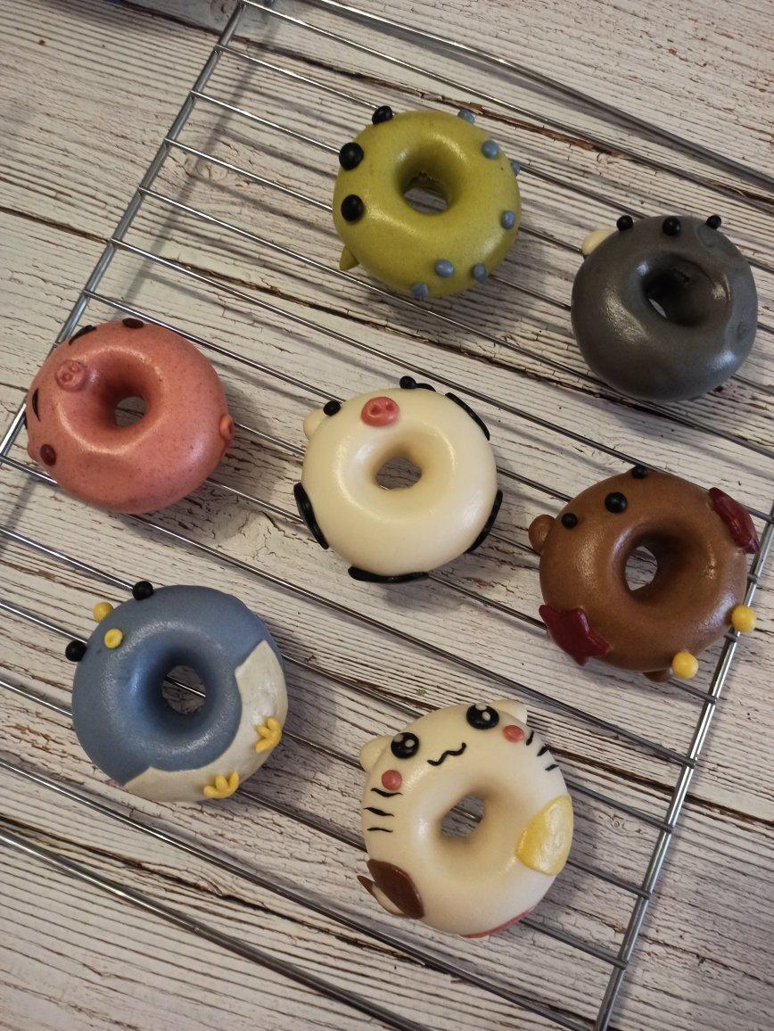 甜甜圈卡通造型馒头