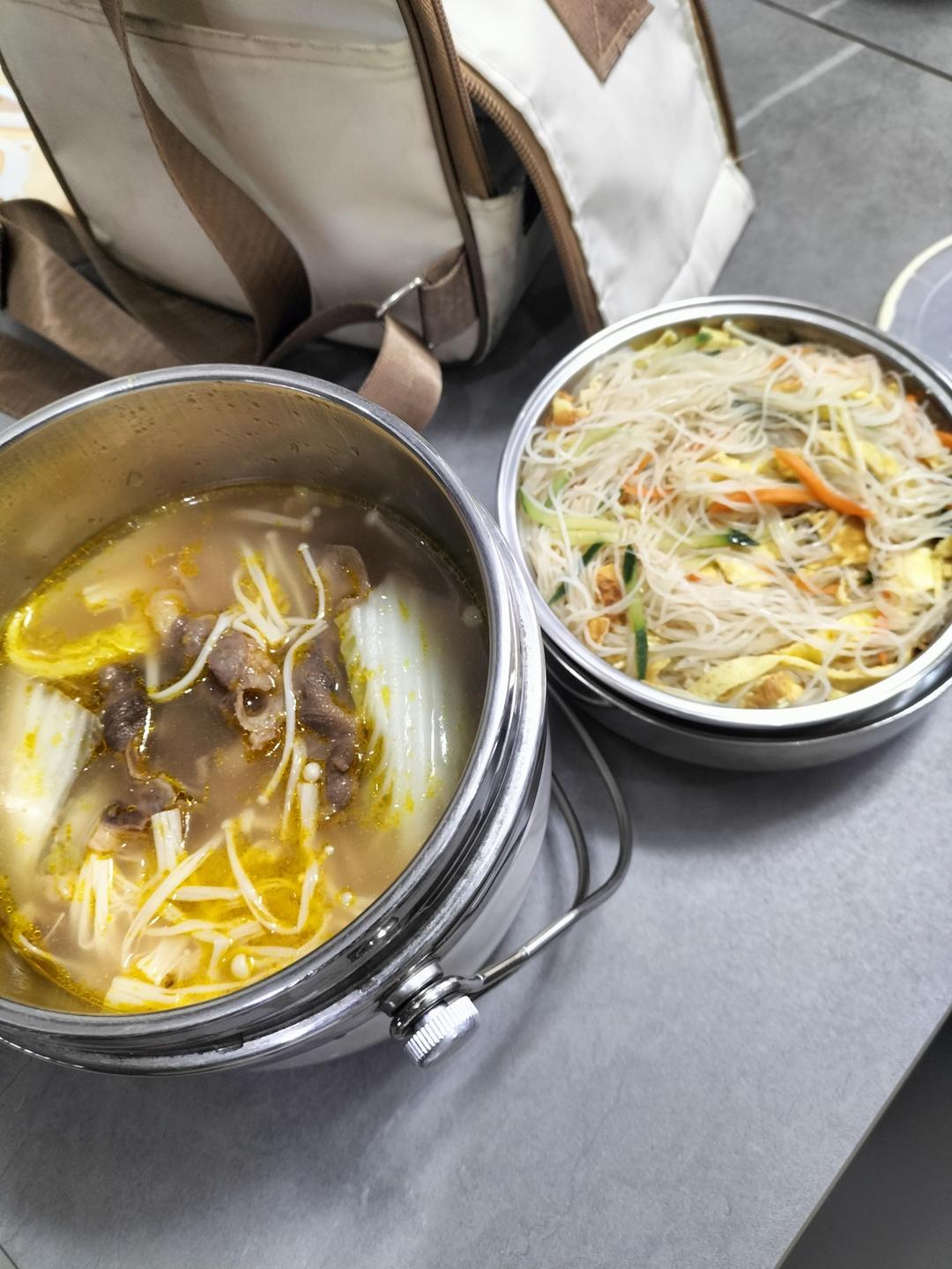 好吃到舔盘的金针菇肥牛