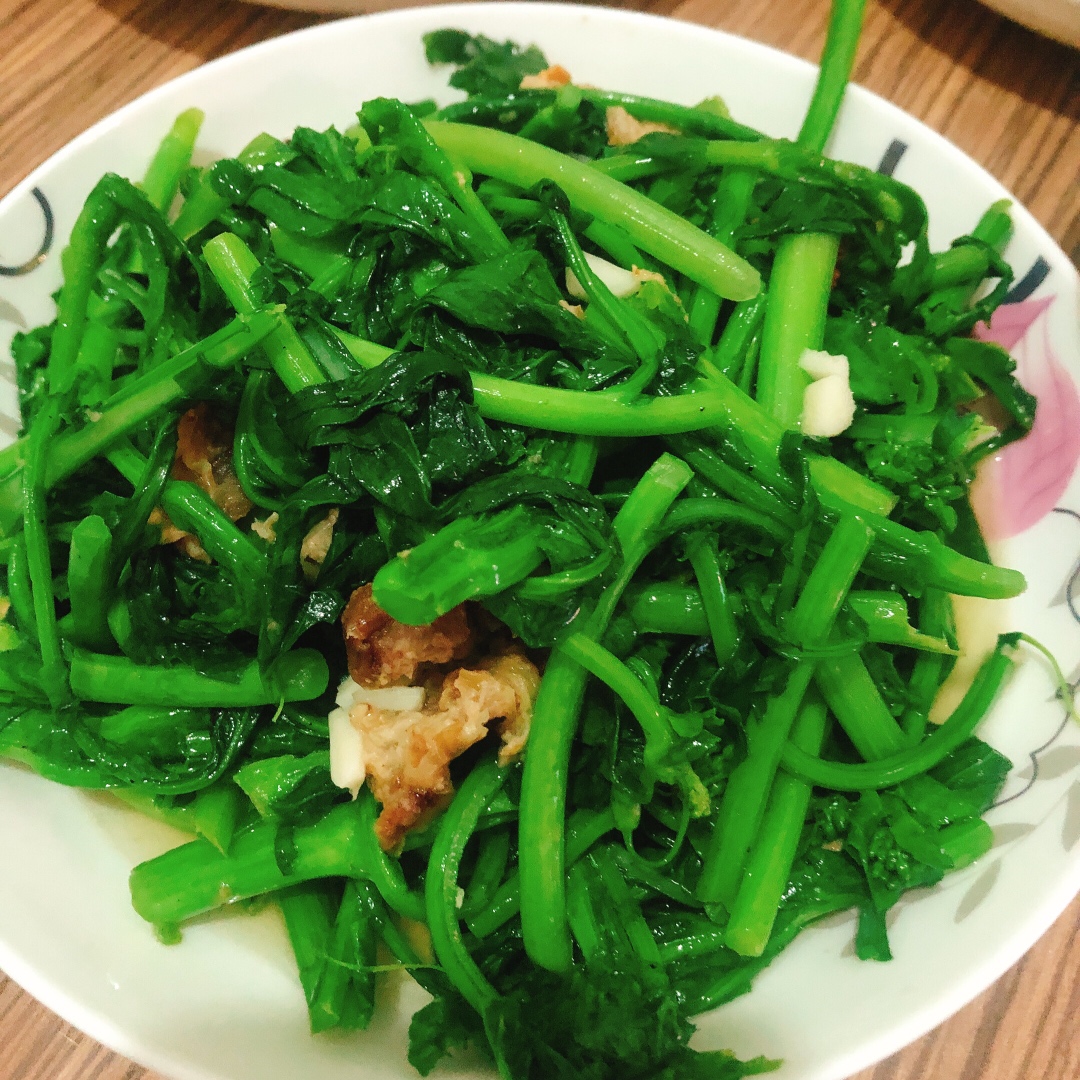 季节美食—炒油菜苔