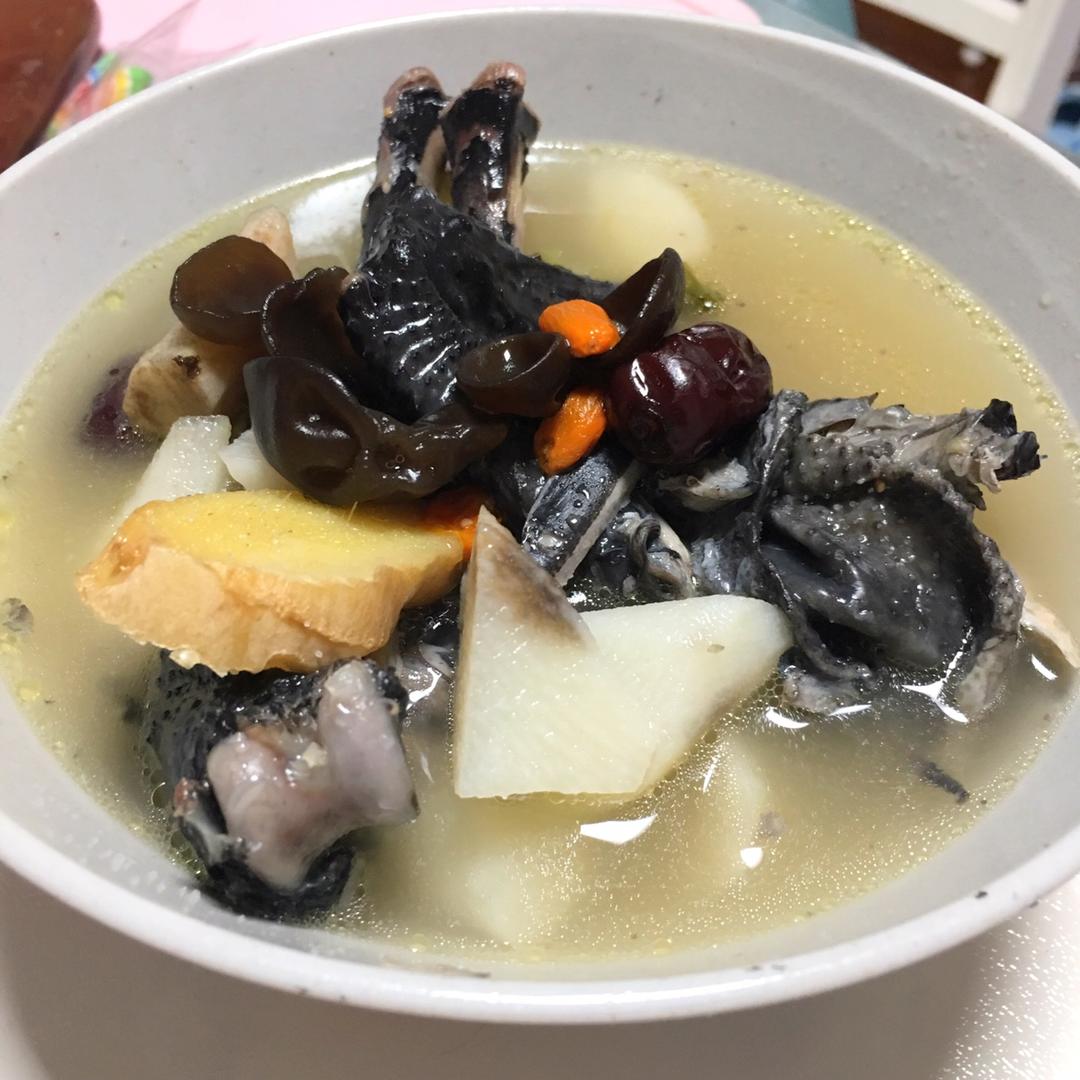 山药红枣乌鸡汤