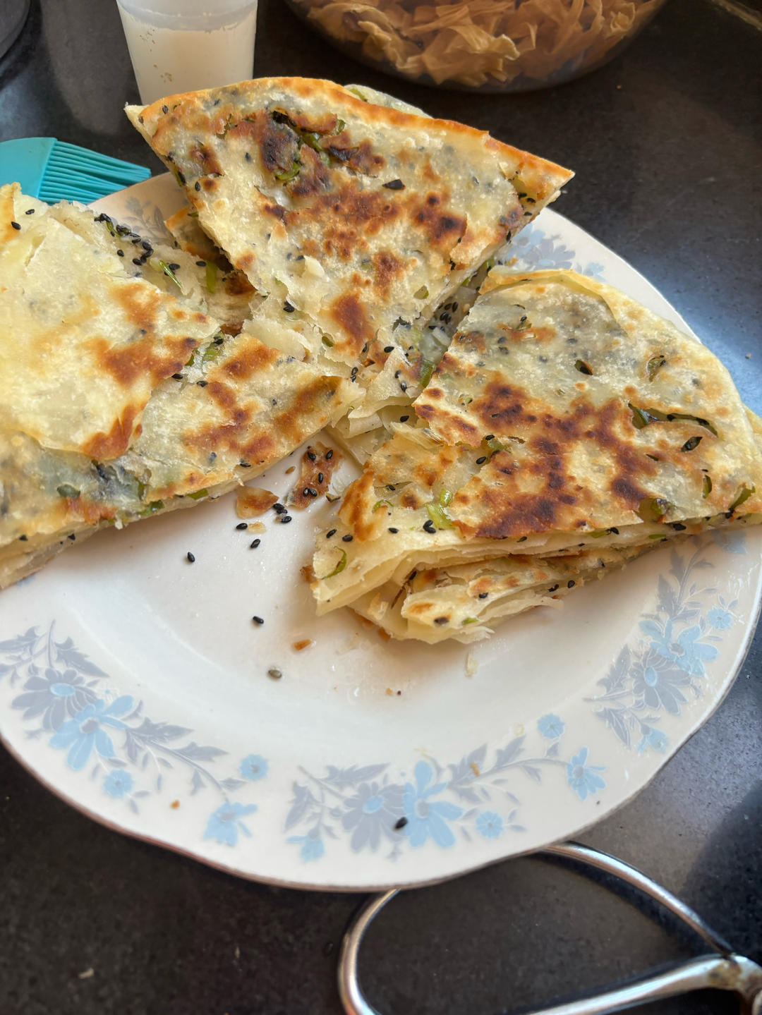 香酥芝麻葱油饼 外酥里软层次多 附细节视频详解