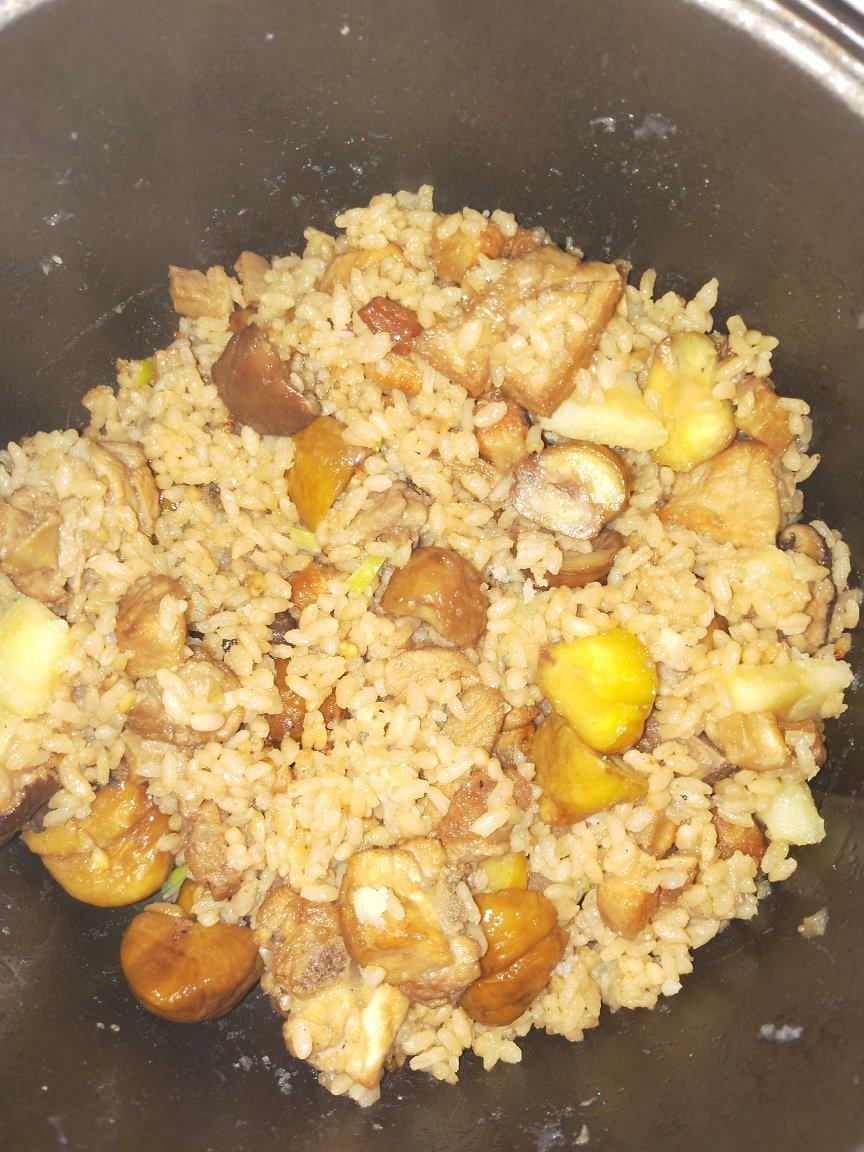 喷香排骨焖饭（爆好吃）
