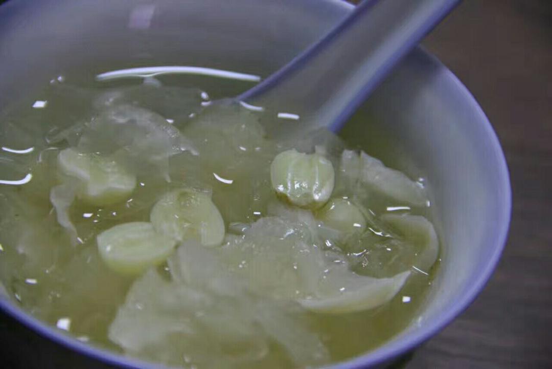 银耳百合莲子羹