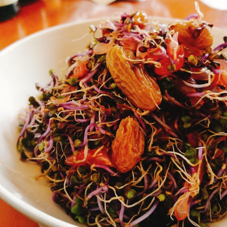紫甘蓝芽西柚沙拉