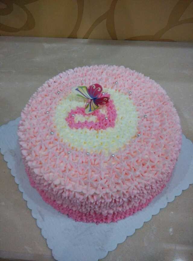 奶油水果装饰蛋糕