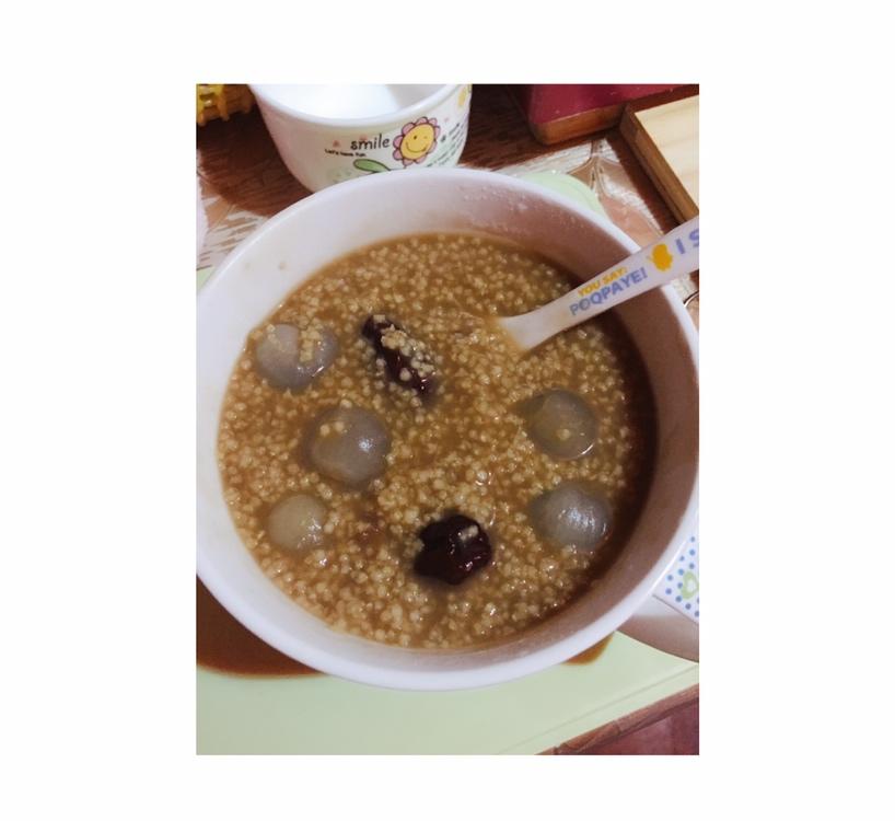 桂圆红枣小米粥的做法