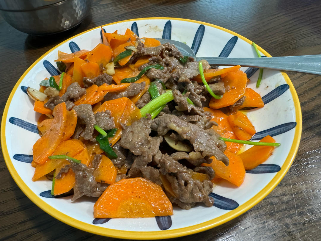 营养美味胡萝卜丝炒牛肉