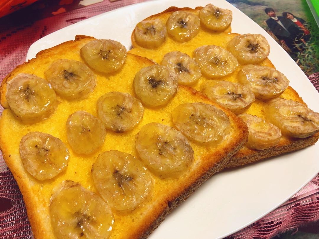 酥脆香甜的黄油香蕉烤吐司
