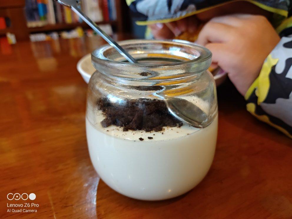 【双皮奶】还有厚奶皮的单皮奶、蜜红豆、蛋黄小饼干、它们都整整齐齐的