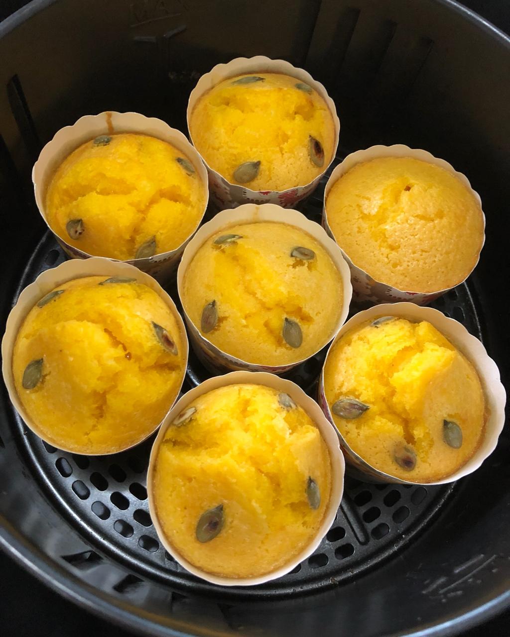 爱琢磨美食做的南瓜杯子蛋糕