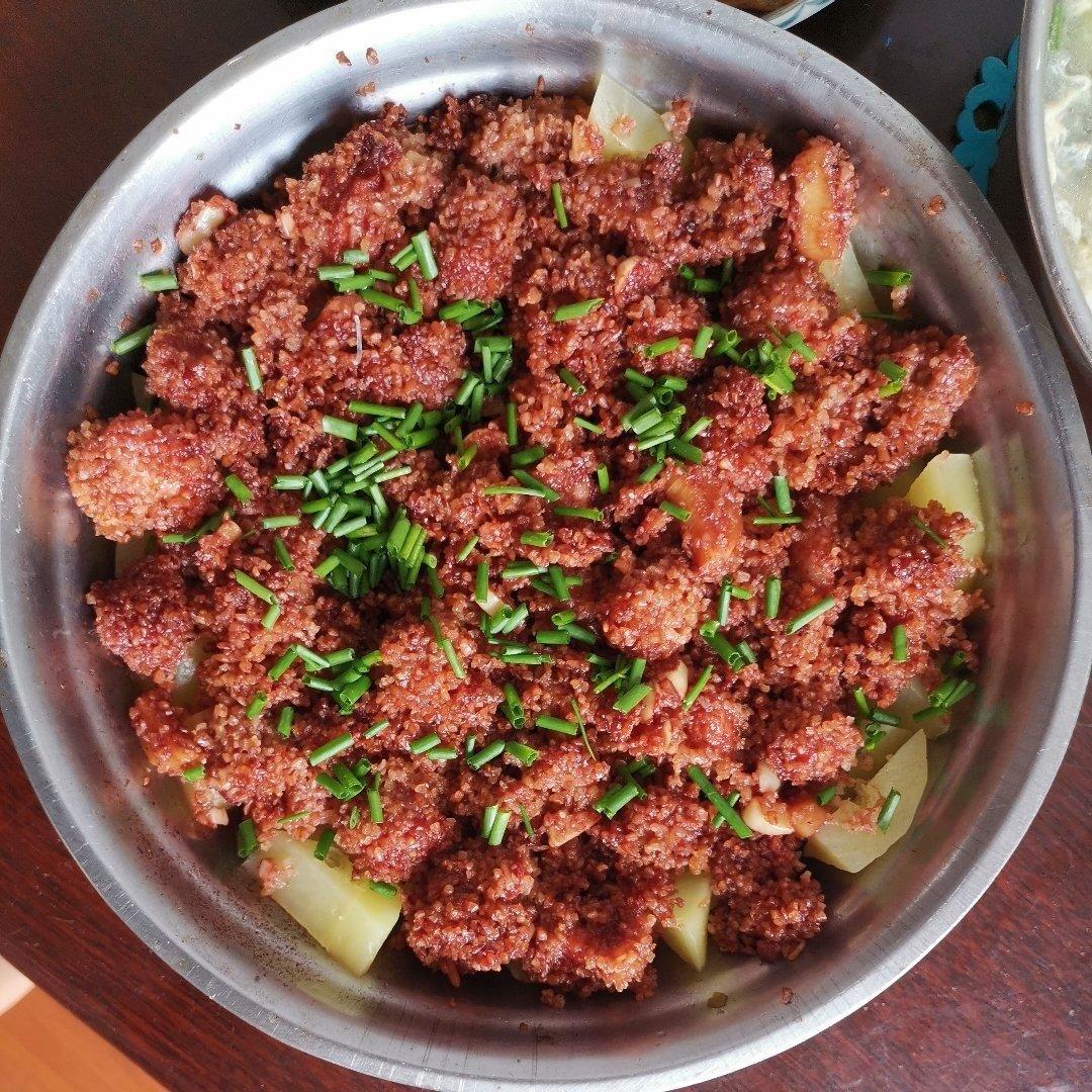 土豆粉蒸肉