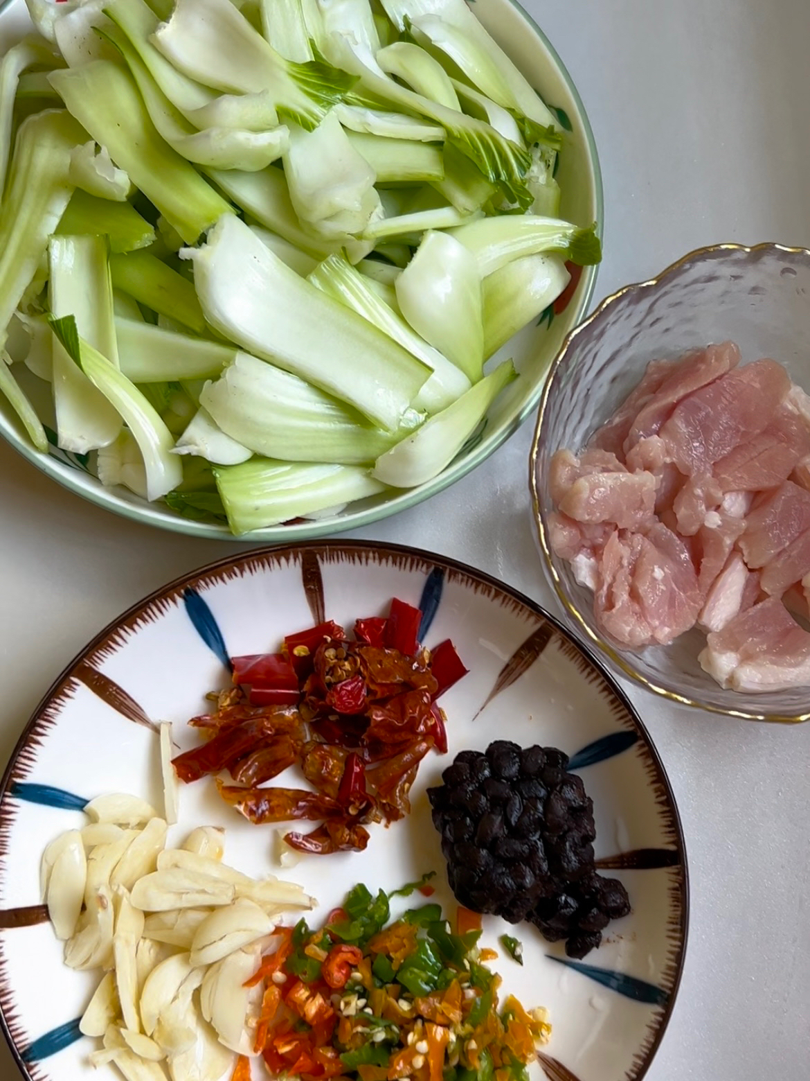 青菜梗炒肉的做法 步骤1