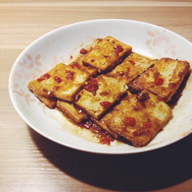 香喷喷的油煎豆腐