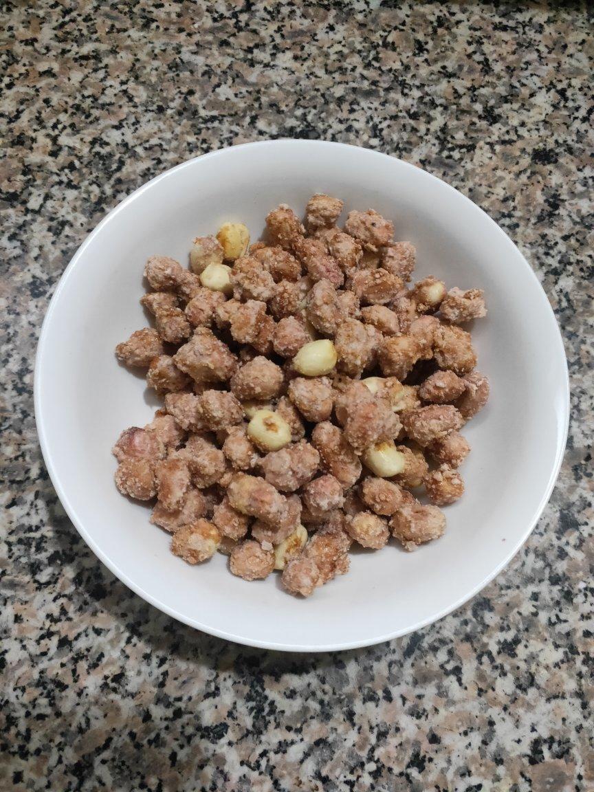 淀粉包裹后的糖霜花生米