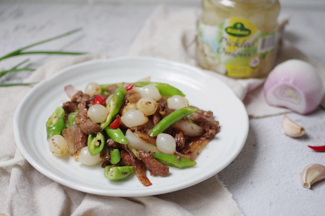 鸡尾洋葱尖椒炒牛柳的做法
