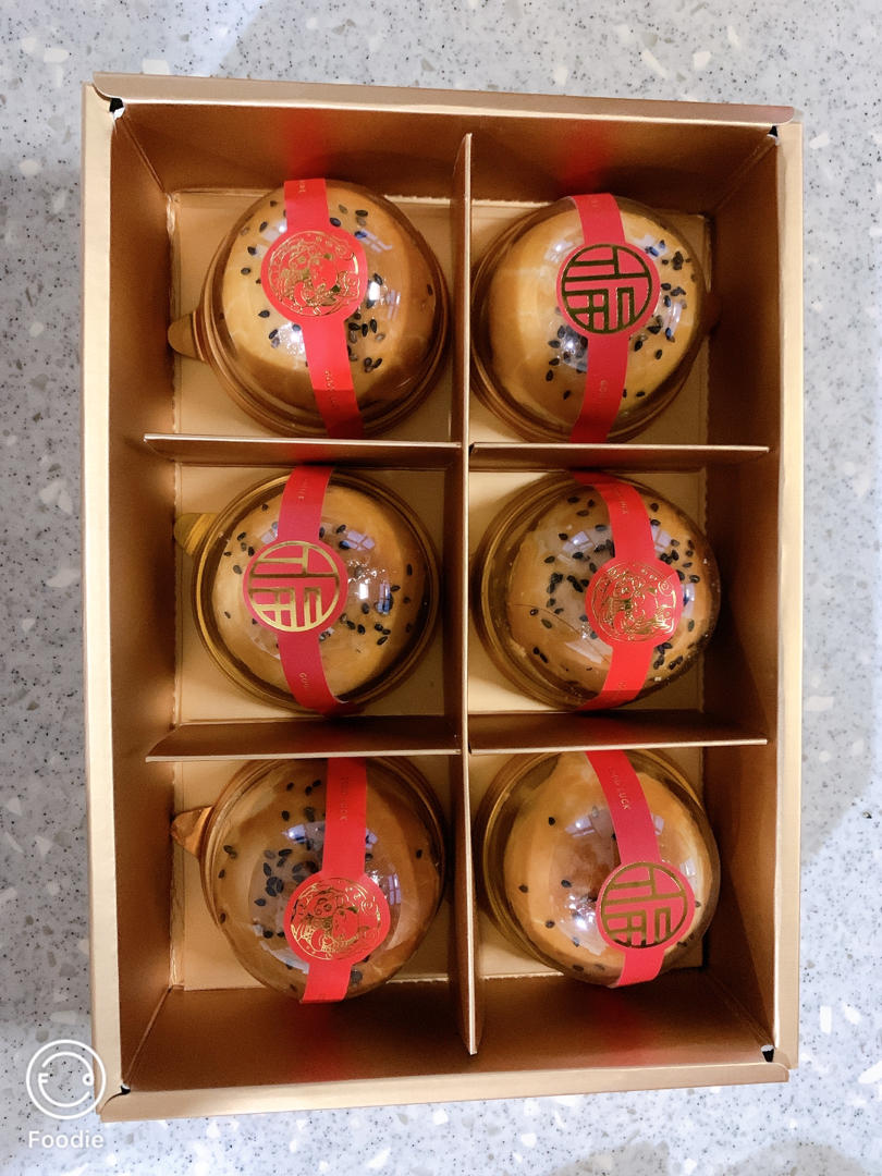 蛋黄酥（超详细步骤，附红豆沙馅做法）